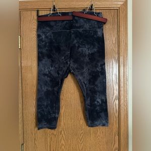 Lululemon cropped align tights. Size 18. Diamond dye pitch graphite.